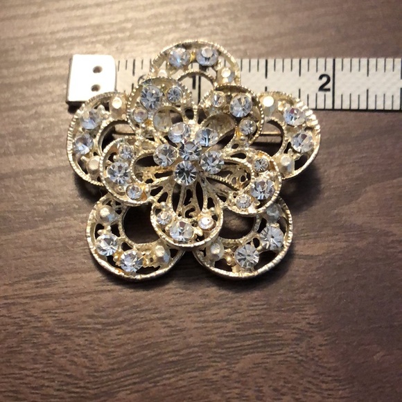 Free 🔥with purchase of $15+ Vintage brooch - Picture 3 of 3